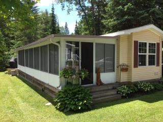 40' Huron Ridge with 3 season/ Screen Room Combo