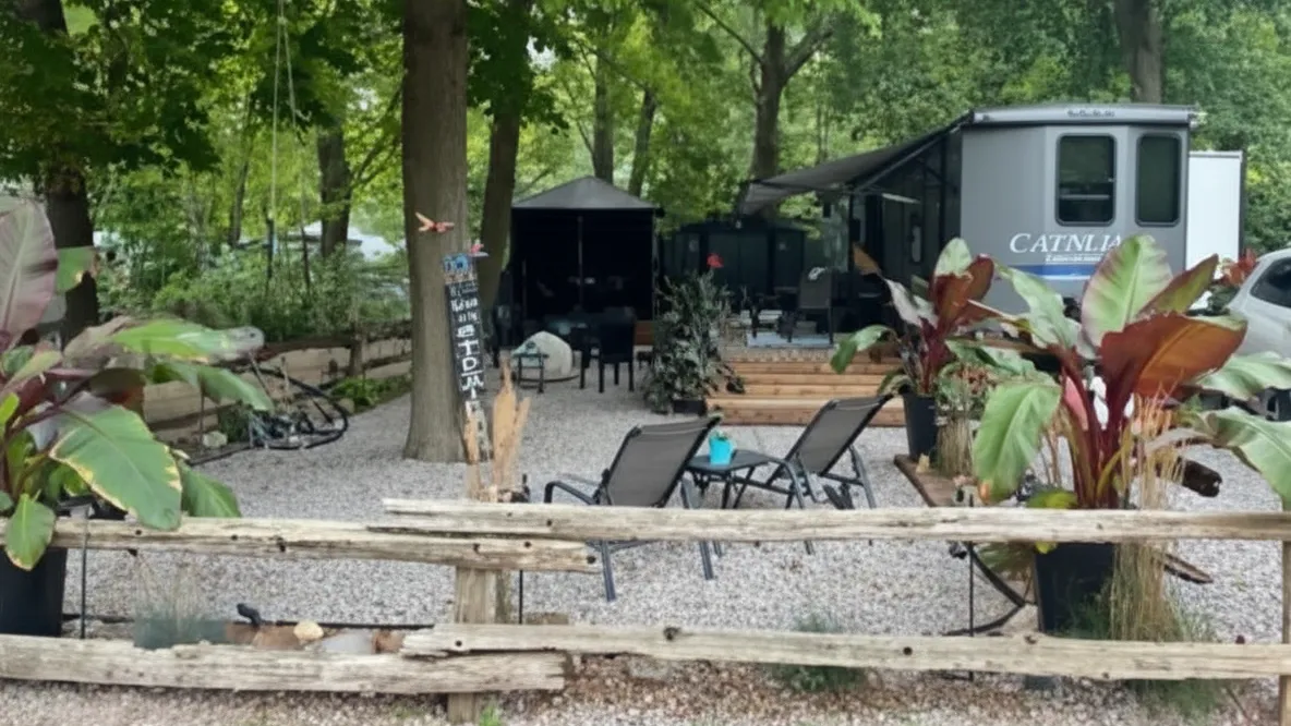 2019 Coachmen Catalina 40 BHTS  -  Ipperwash Family Campground
