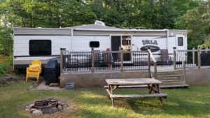 2014 Forest River Salem Villa Estate 404FB 41 feet x 8 wide with 3 tip outs making area 12 feet wide